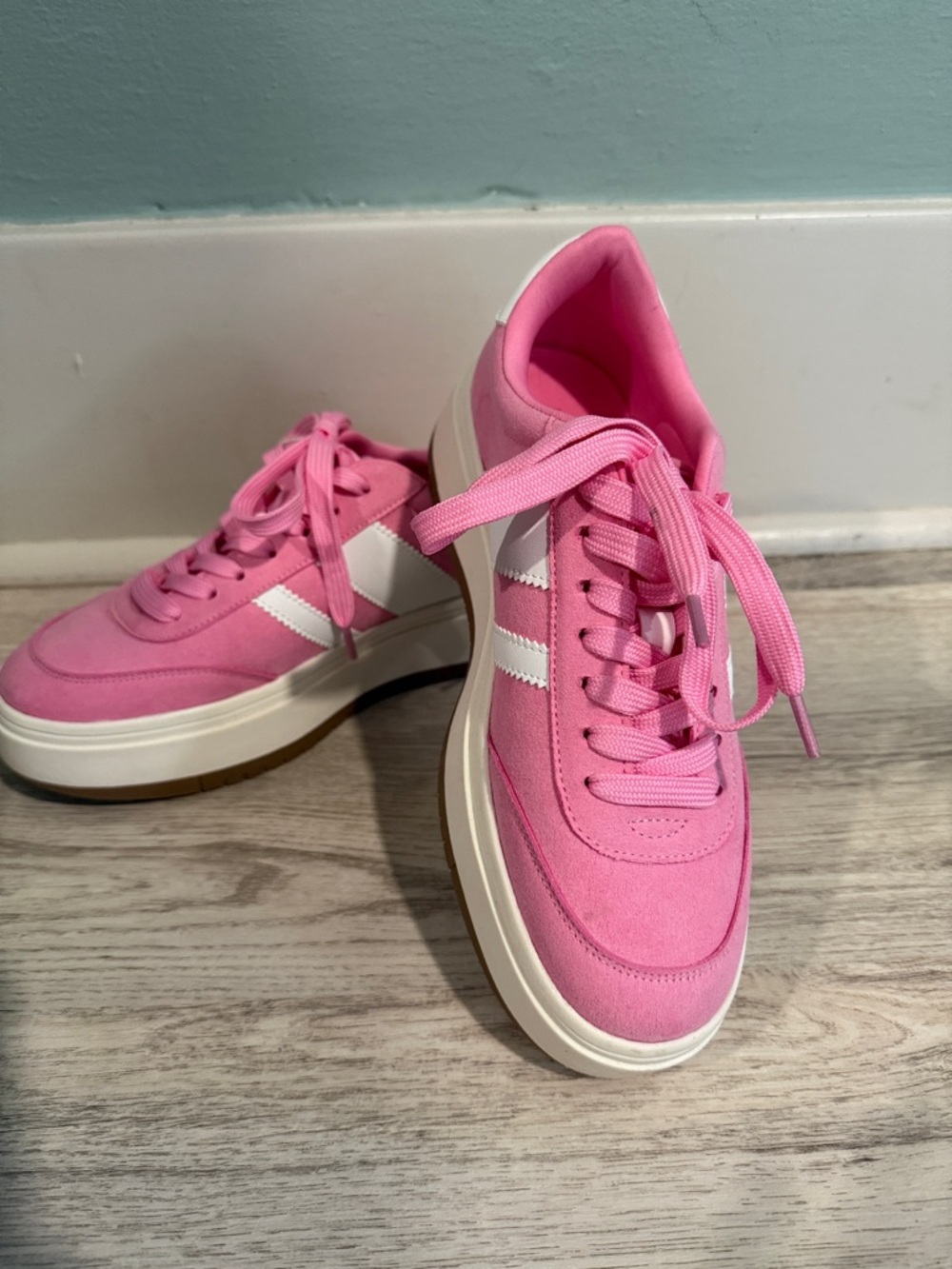 Women's Pink Low-Top Platform Sneakers with White Accent
